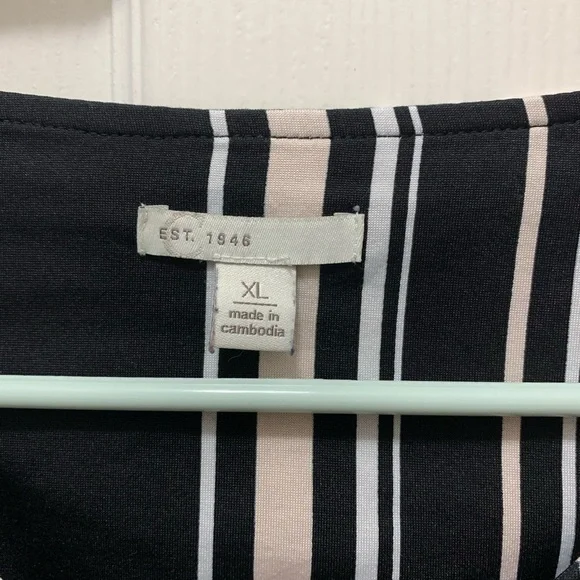 Asymmetrical blouse - Picture 3 of 3